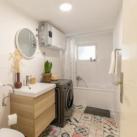 Taisa Apartment