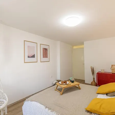 Taisa Apartment